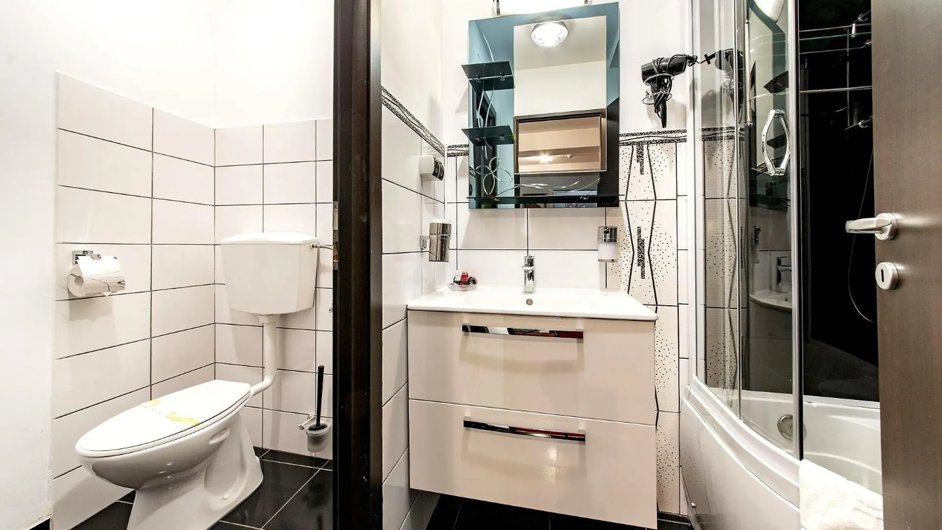 Bucur Accommodation Bucharest 3*,  Romania